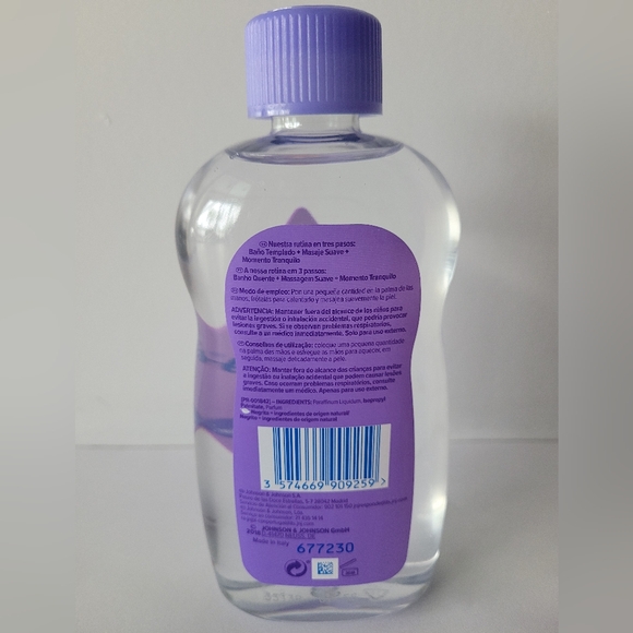 3 pack Johnson's Baby Bedtime Oil with Natural Calm Aromas (300ml) - Picture 2 of 7